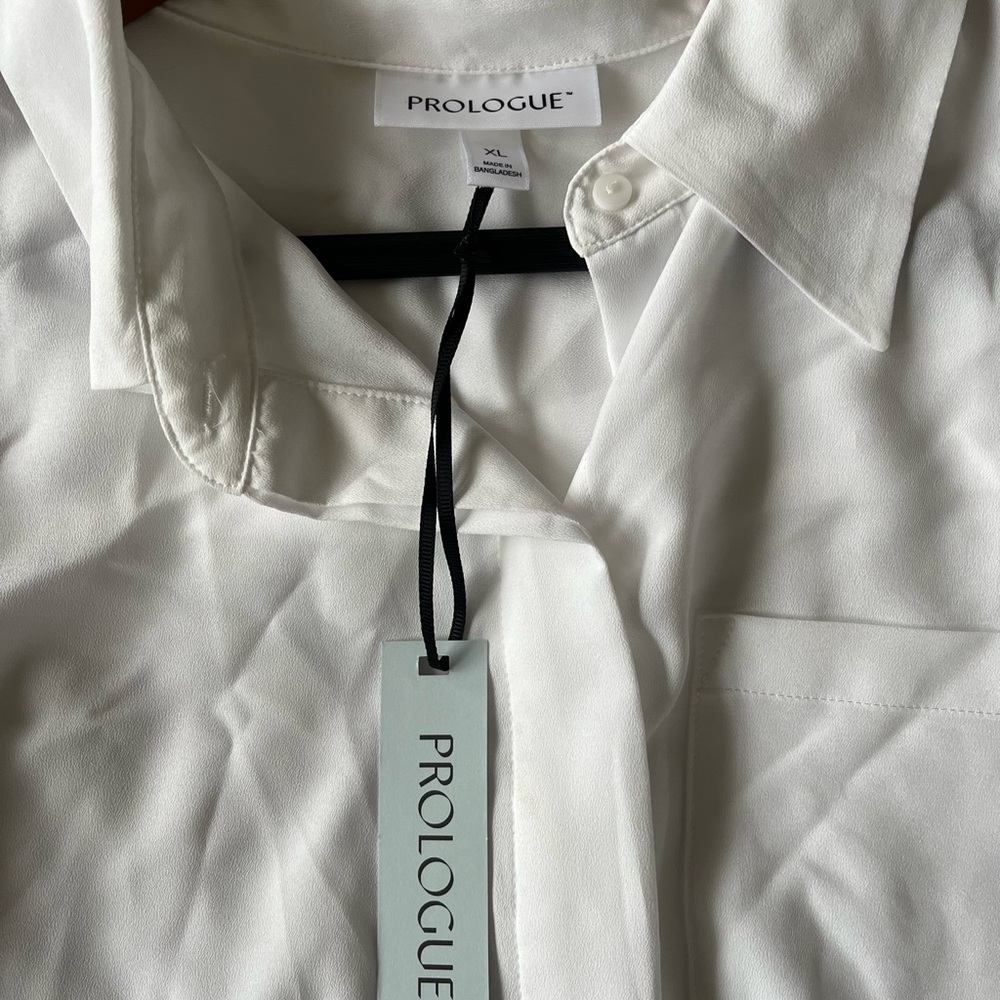 White button down shirt, NWT